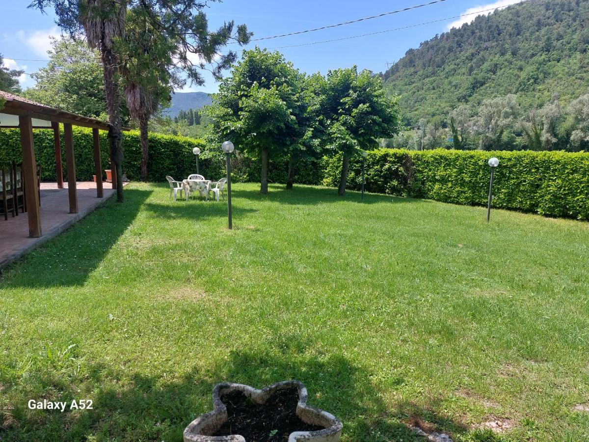 Al Lago Nel Verde Apartment Piediluco Bagian luar foto